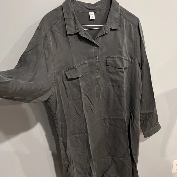 Gray blouse 🤍 nice soft material 🤍 - Picture 1 of 5